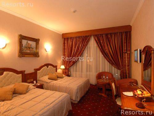 Sun and Sand Hotel 6